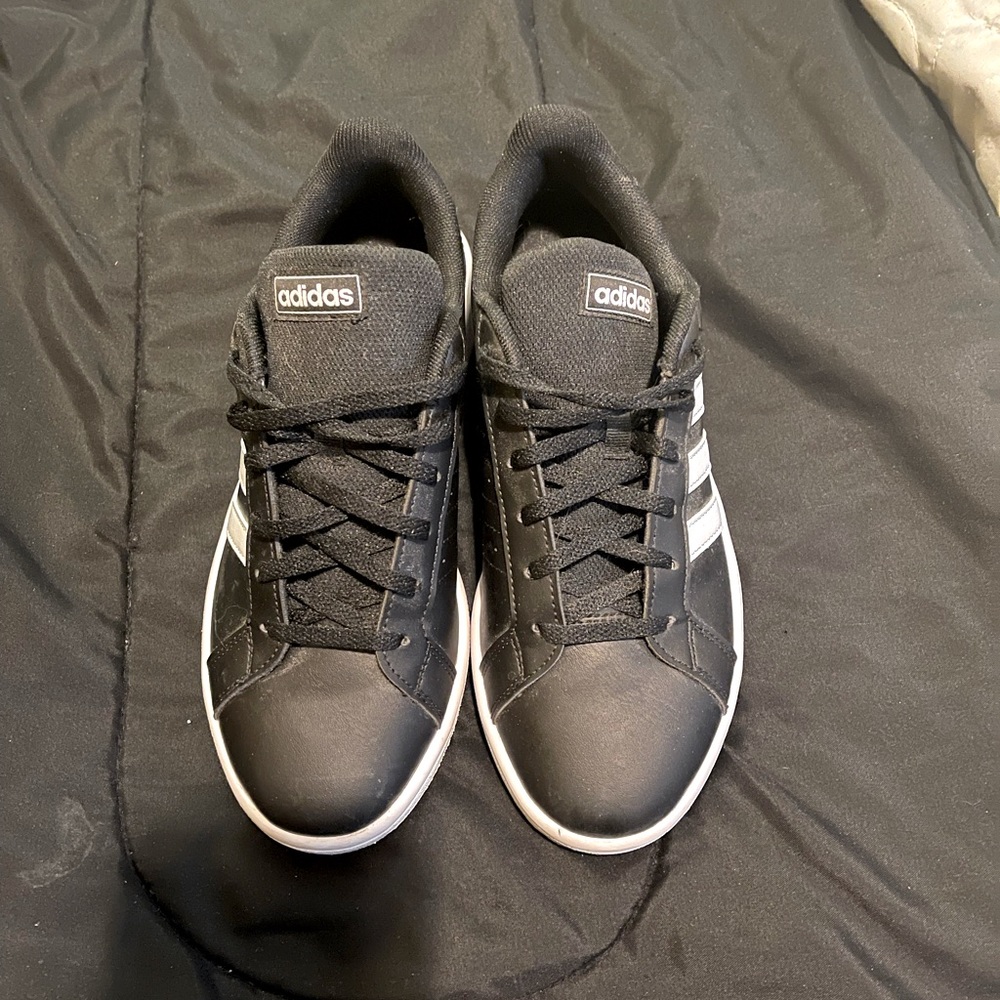 Women’s Adidas Gazelle leather size 7 bought don’t fit 🙃